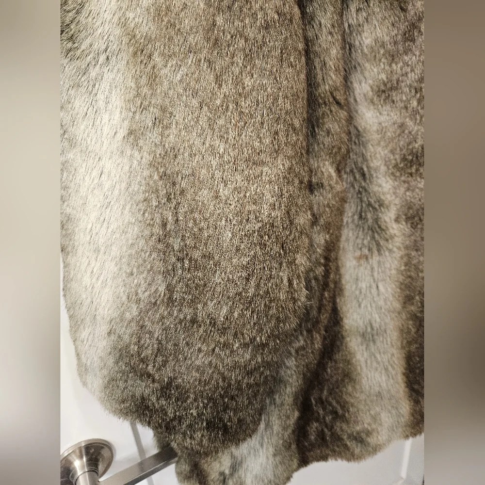 NWT - Dennis Basso Faux Fur Coat - Size 1X - Picture 6 of 10